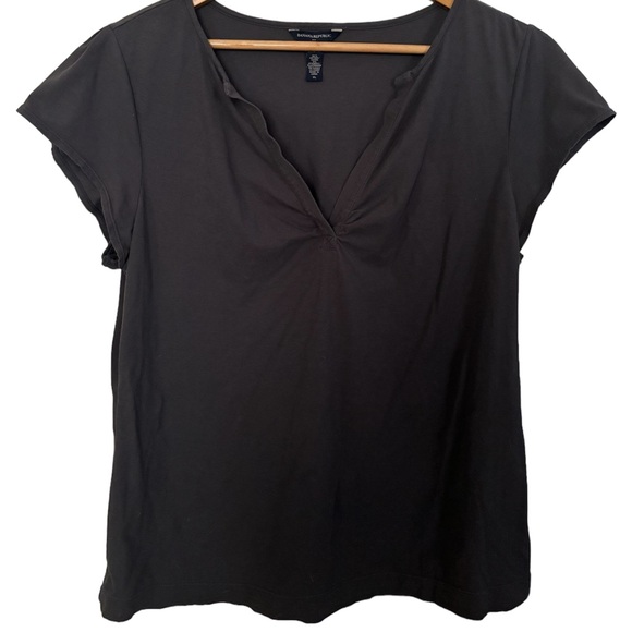 💥 Banana Republic Grey V-Neck Top - Picture 2 of 5
